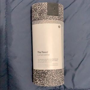 NWT - Lululemon The Towel